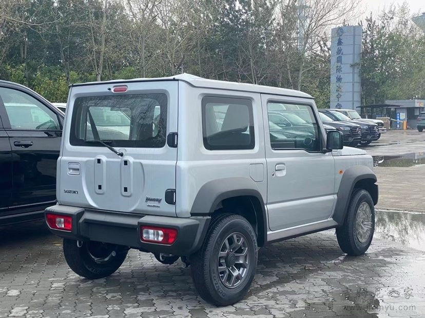 Jimny 银色